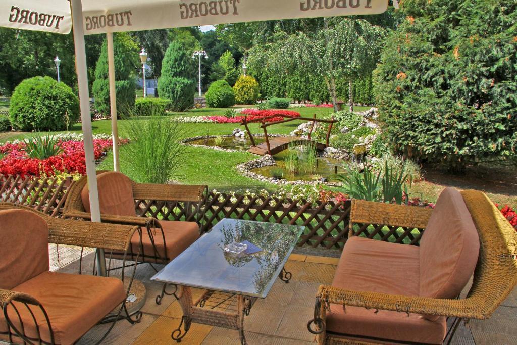 Hotel Prezident Palic Bagian luar foto