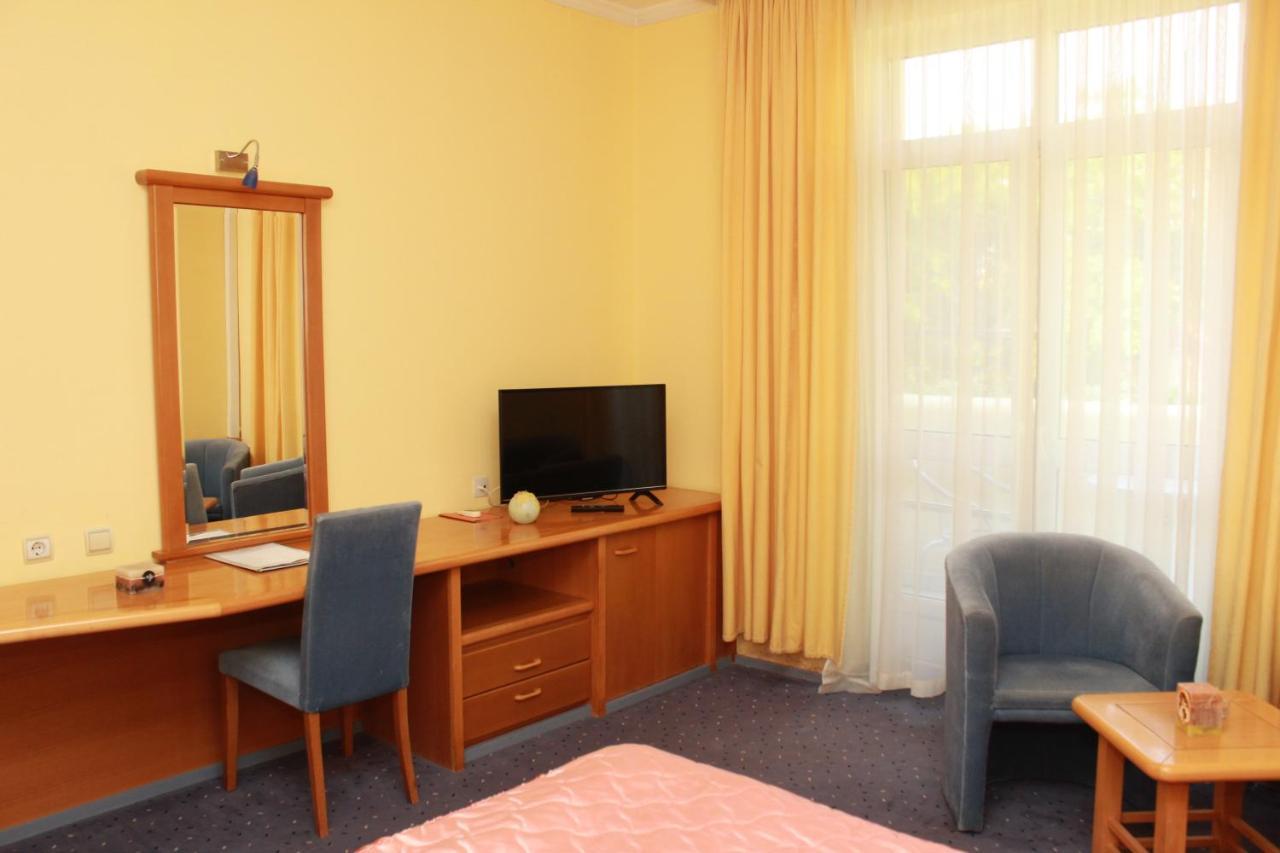 Hotel Prezident Palic Bagian luar foto