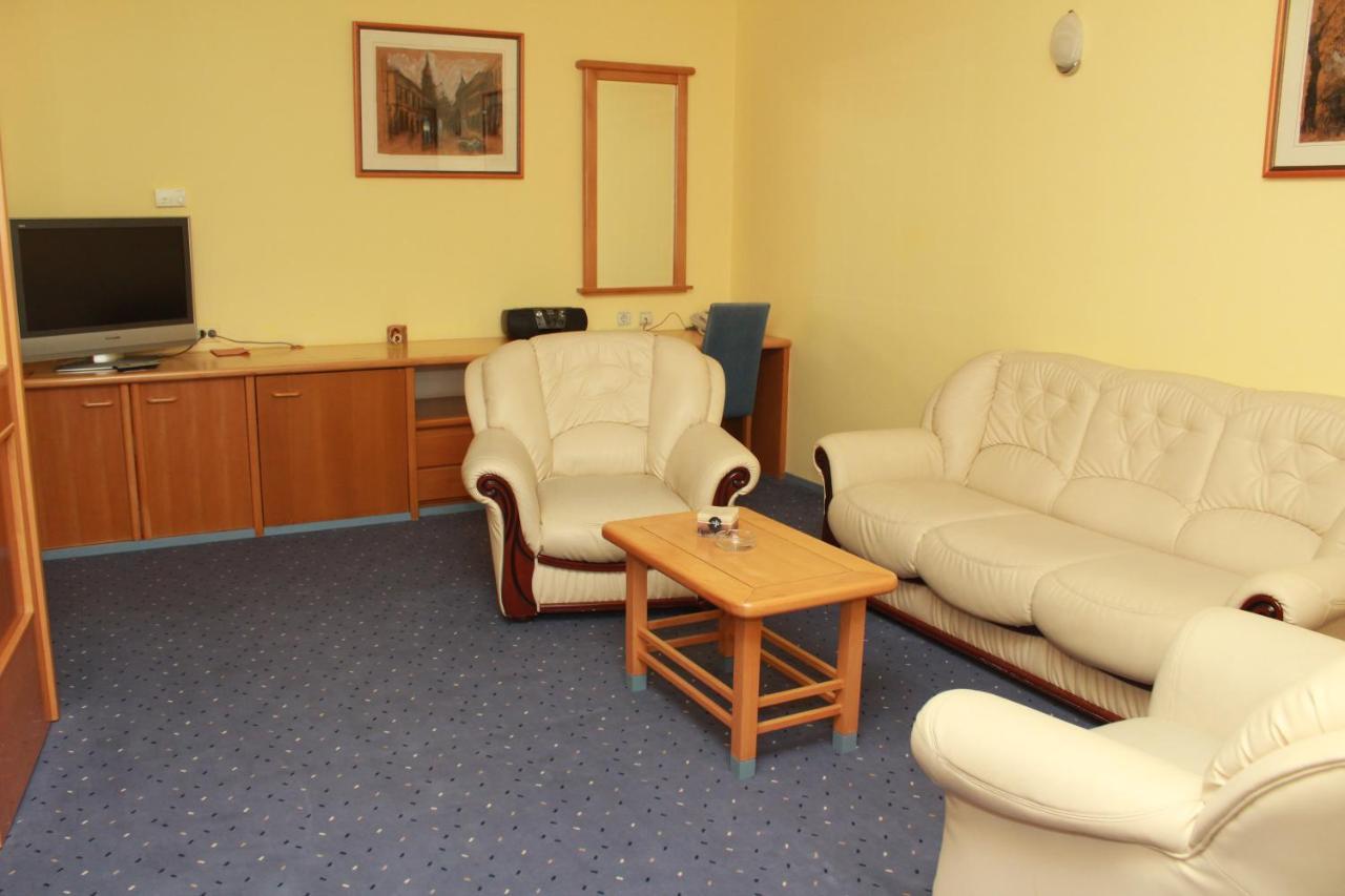 Hotel Prezident Palic Bagian luar foto