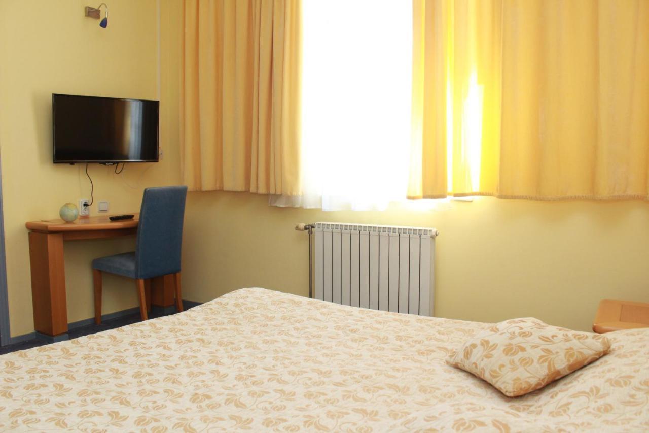 Hotel Prezident Palic Bagian luar foto
