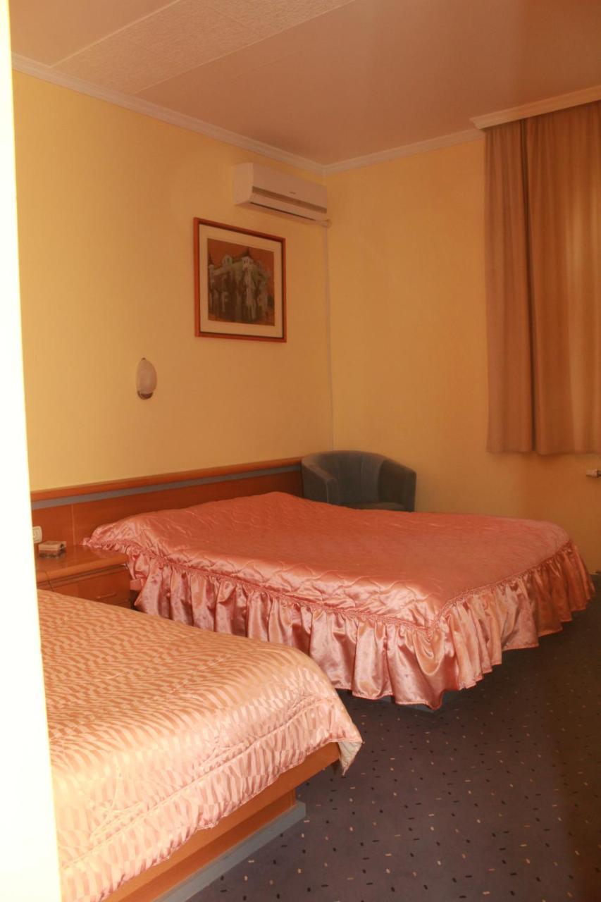 Hotel Prezident Palic Bagian luar foto