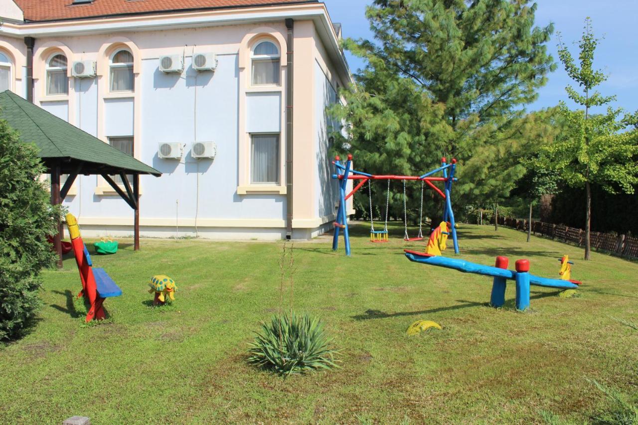 Hotel Prezident Palic Bagian luar foto
